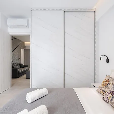 Elio 1 Apartment *