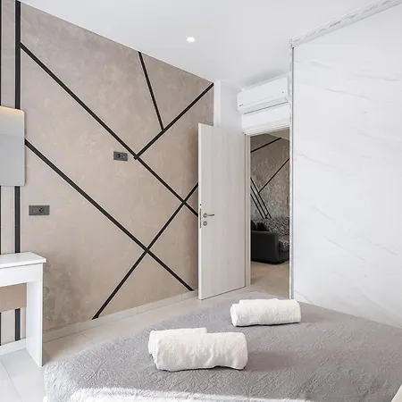 Elio 1 Apartment *