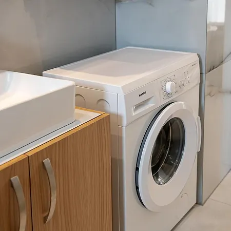 Elio 1 Apartment